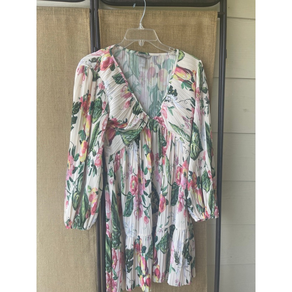 Dress‎